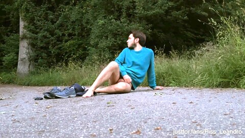 放尿, 屋外, 排尿