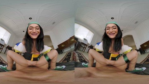Avery Black heizt die Stimmung in einer dampfenden Valorant-Cosplay-Parodie-VR-Szene an