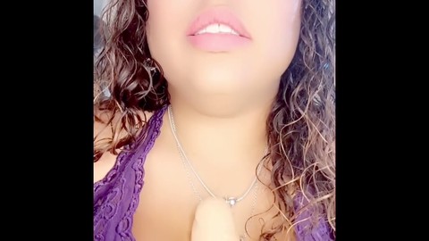Clímax con gemidos intensos, provocación con curvas, mamada
