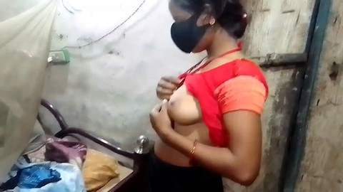 Desi hot sexy, 村, 舞台裏