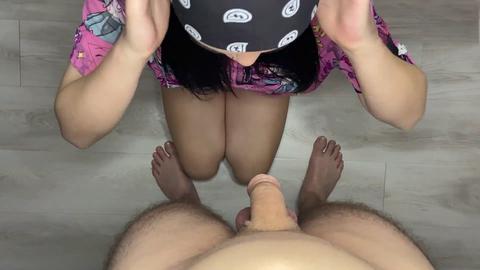 La belle belle-fille alternative veut jouer avec ma bite
