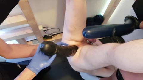 Fisting profundo y el doble de diversión con un toque de BDSM